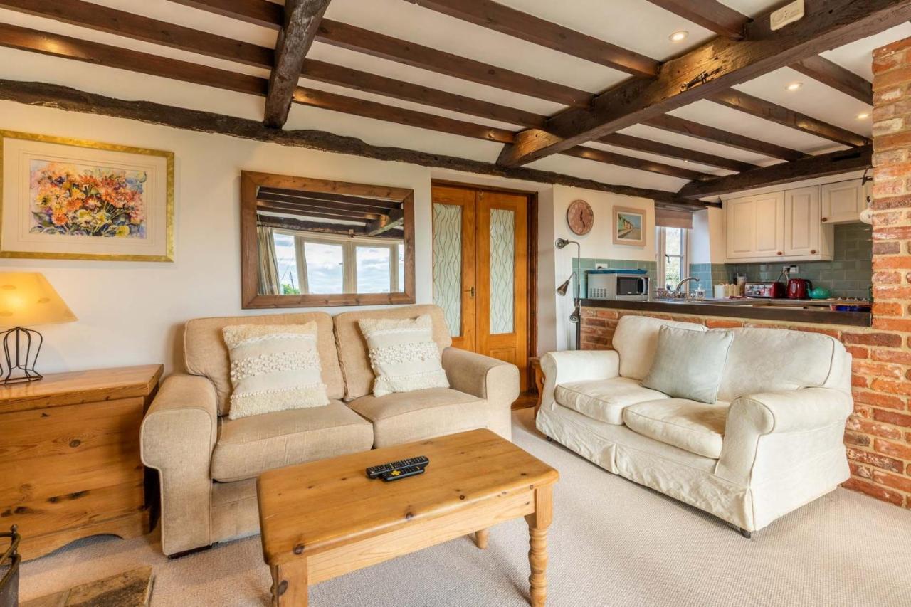 Host & Stay - Woodfalls Barn Burgh and Tuttington Luaran gambar